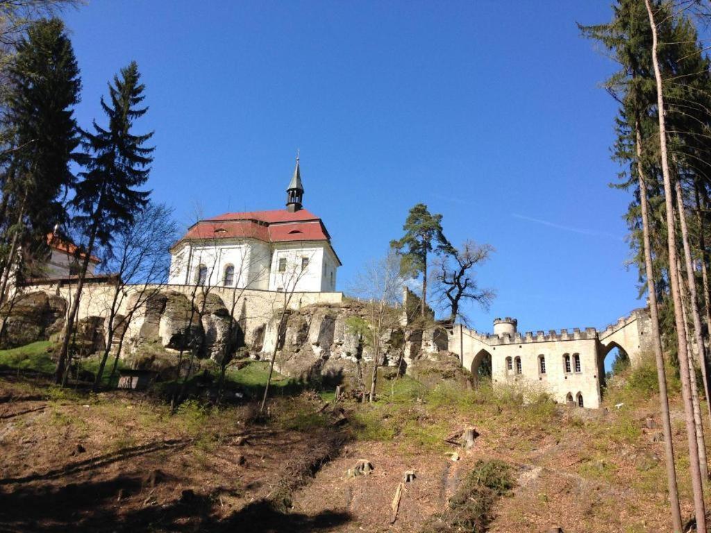 Apartman Hrubá Skála Quarto foto